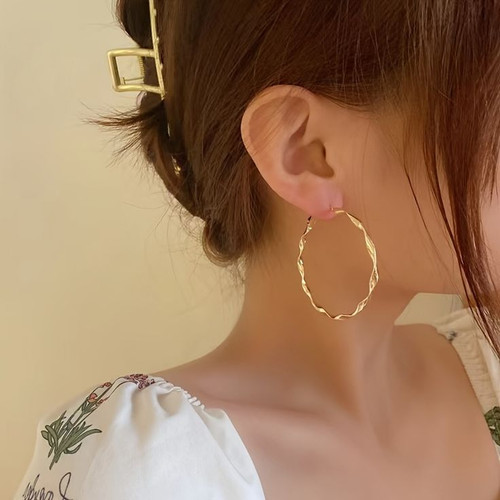 گوشواره حلقه ای طلایی استیل